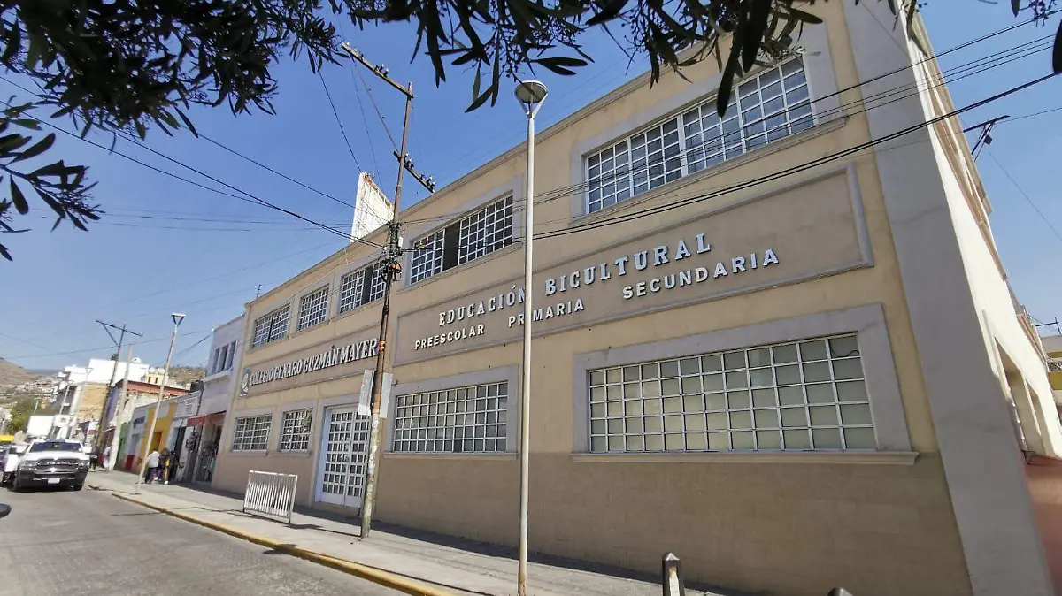 ESCUELAS PRIVAS BLANCA 1